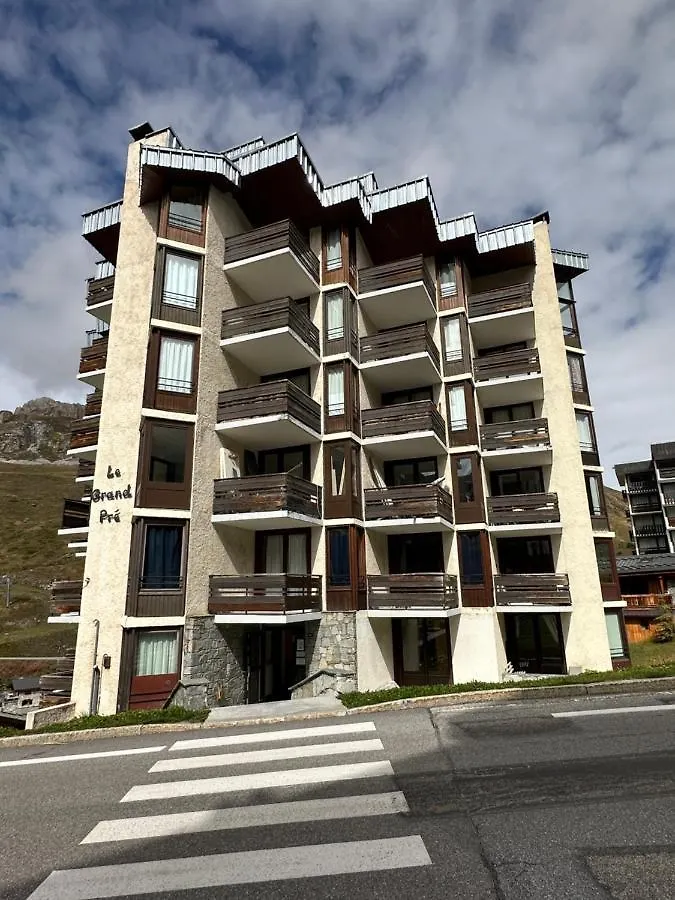 Appartement 6 Personnes Avec Parking Couvert - 1 Chambre - 4 Lits - Netflix & Wifi Haut Debit 蒂涅 公寓