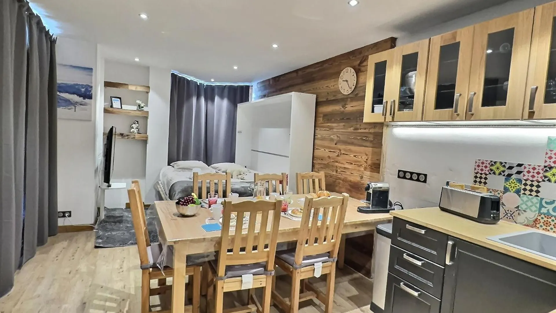 Appartement 6 Personnes Avec Parking Couvert - 1 Chambre - 4 Lits - Netflix & Wifi Haut Debit 蒂涅 0*,  法国